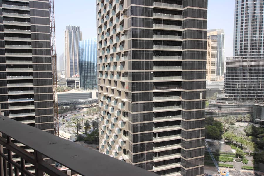 14 Luxury Apartment | Partial Burj  Khalifa View | Bright Apartment