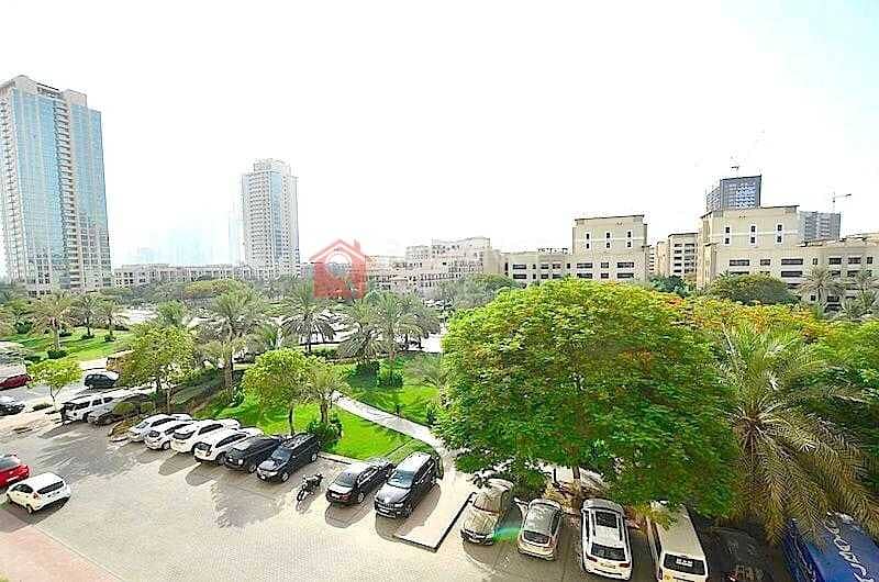 Fully Furnished 1 Bedrooms with Parkland View. . . . .