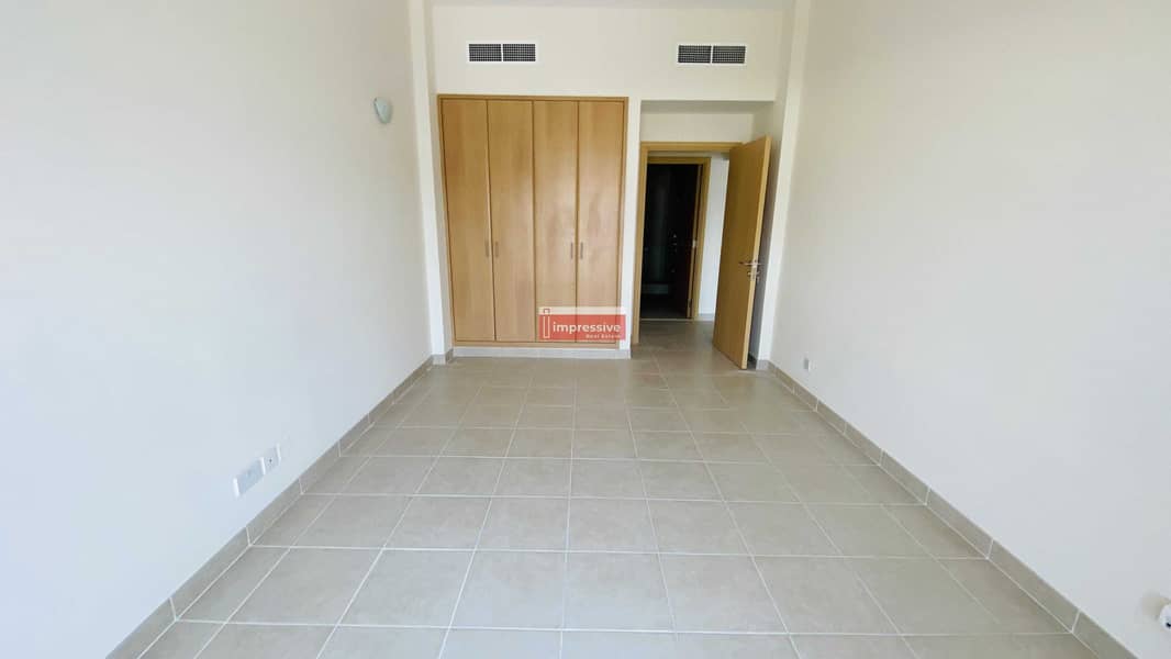 4 Nice 2 BR with Balcony and Parking near Public Park