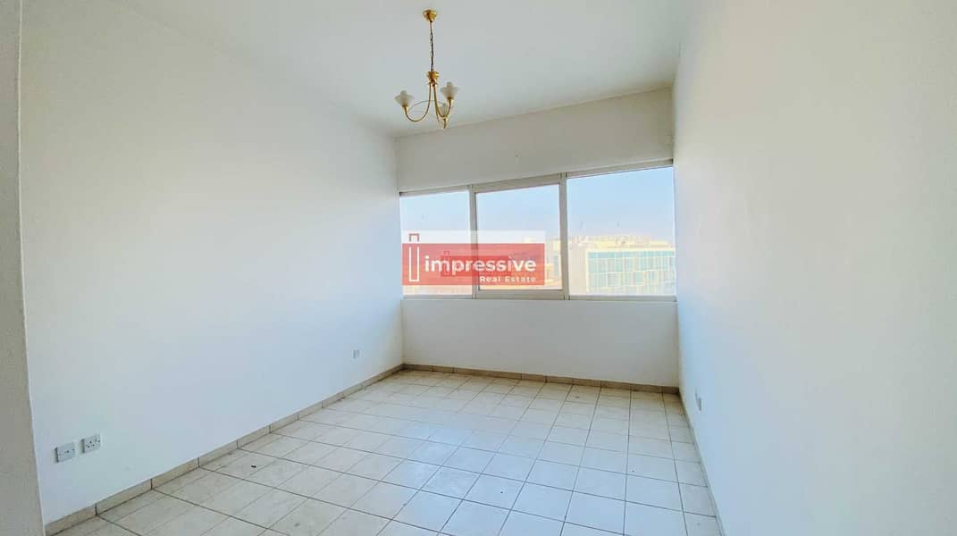 15 2 Months Free- No Commission- 2 BR+ Laundry Room- Road View
