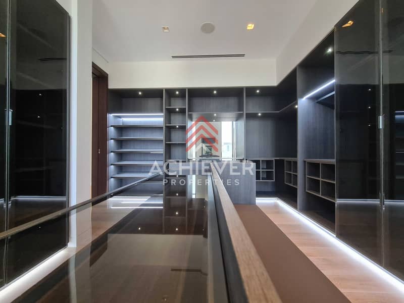 18 6BR Luxury Mansion| Contemporary |Fully Furnished