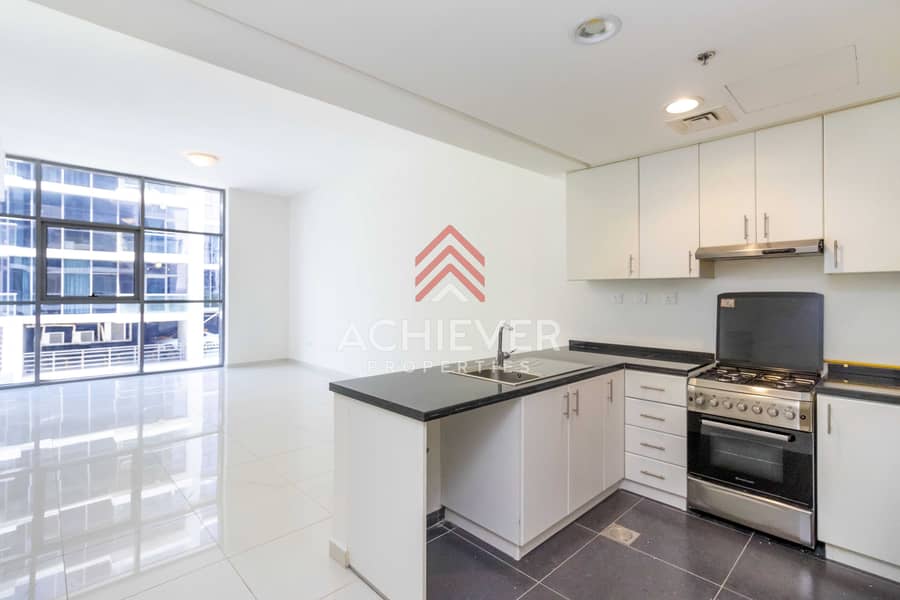 2 Outstanding Golf View| Beautiful 1 Bed |Brand New