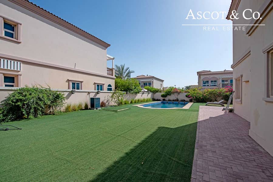 7 Rare 3 Bed |  Private Pool  | Large Plot