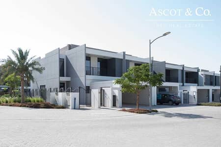 4 Bedroom Villa for Rent in Motor City, Dubai - 4 BHK | PARK BACKING|END UNIT| AVAILABLE 4 Bedroom Villa for Rent in Motor City, Dubai - 4 BHK | PARK BACKING|END UNIT| AVAILABLE
