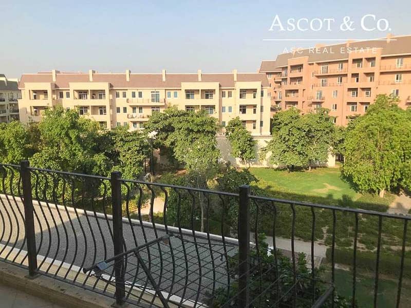 8 SPACIOUS APARTMENT|AVAILABLE JULY|3 BED|