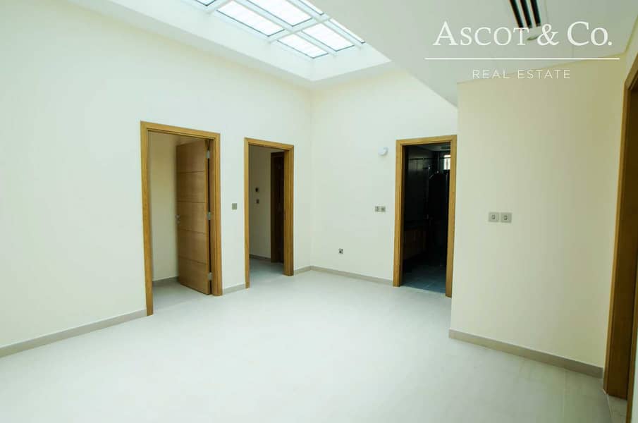 2 Close To The Souk | 4 Beds | Open Layout