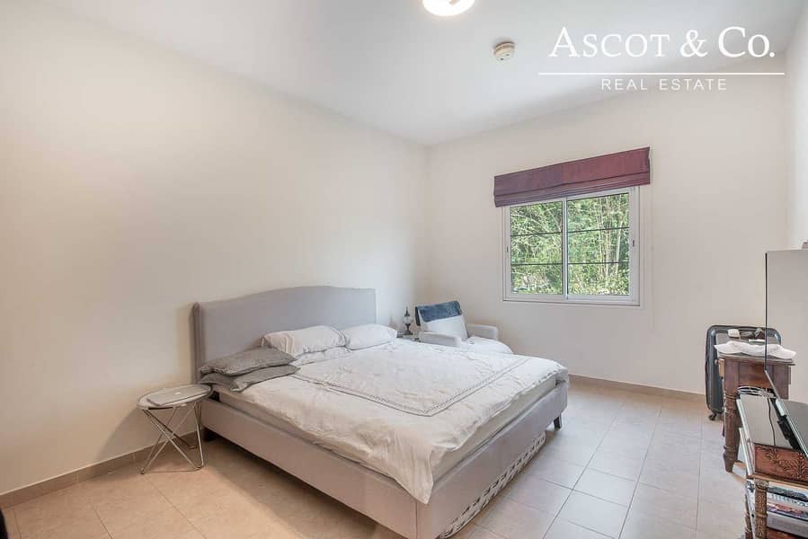 10 Upgraded Single Row | Immaculate 2 Bed+M