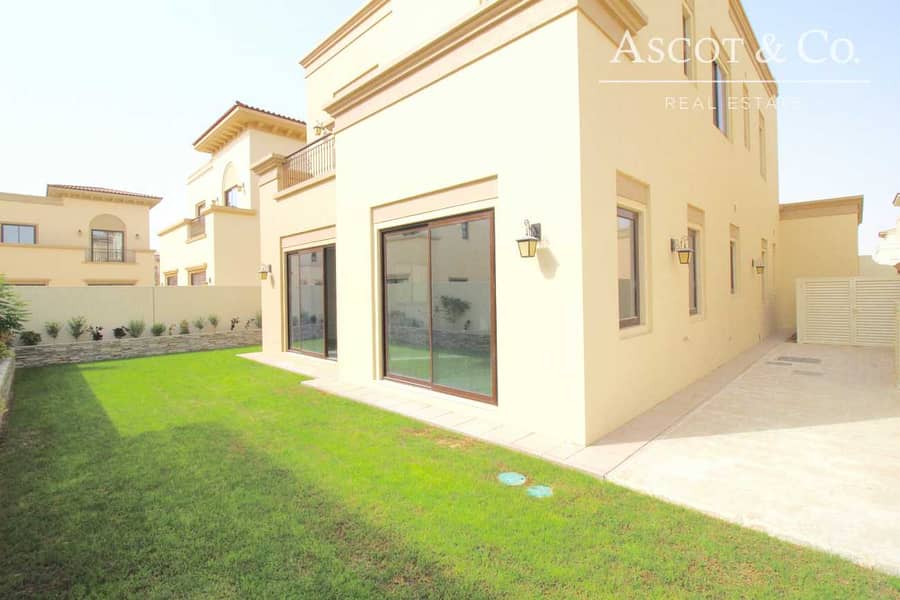 2 Immaculate |5 Bed + Maids|Popular Layout