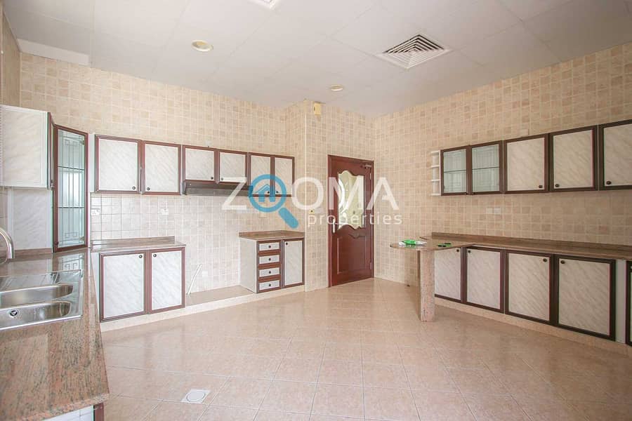 5 4 Beds + Maids  | 10mins walk to Barsha Mall