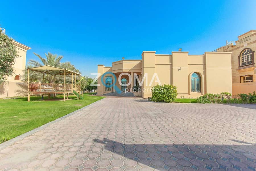 15 Great location / Big Villa in Al Barsha 2