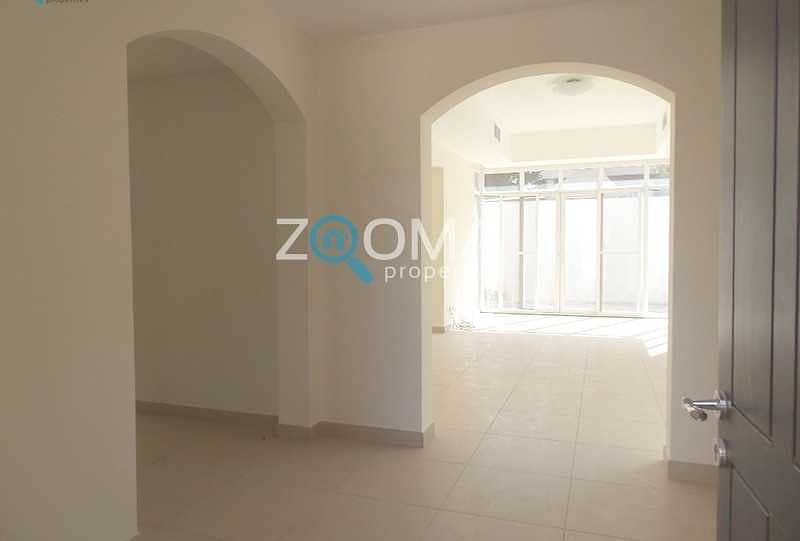 7 Well Maintained Spacious and Elegant 6 Bedrooms Villa