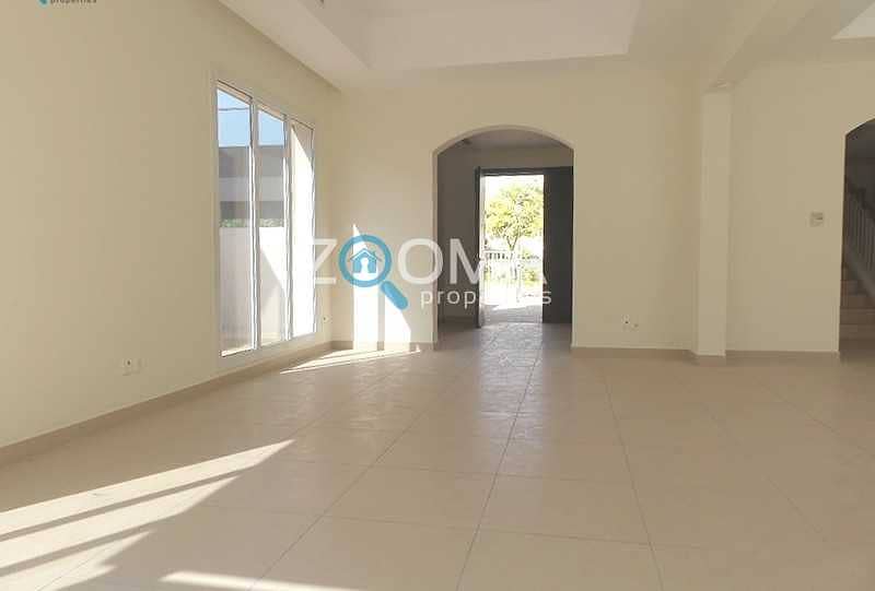 9 Well Maintained Spacious and Elegant 6 Bedrooms Villa