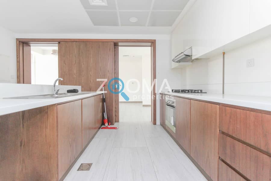 10 Spacious | Fully Fitted Kitchen| Park View
