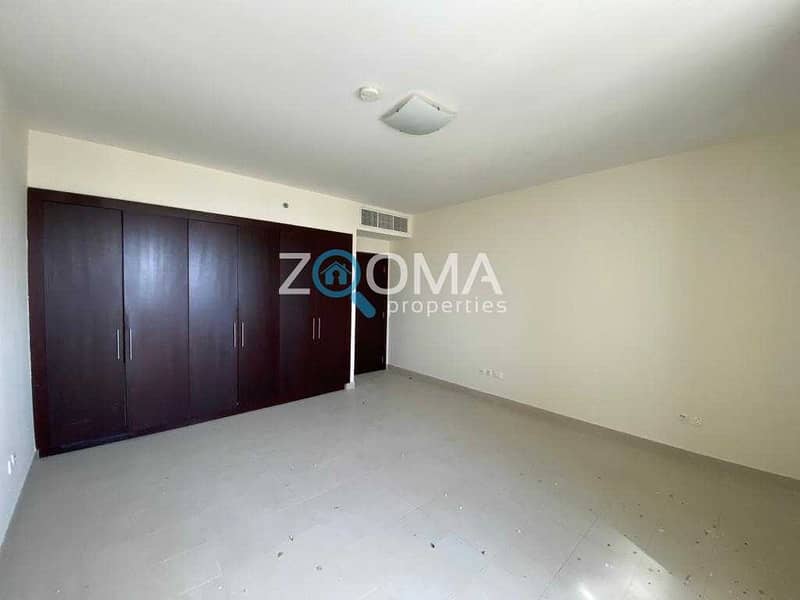 5 Spacious Unit| Hot Deal |Ready To Move In