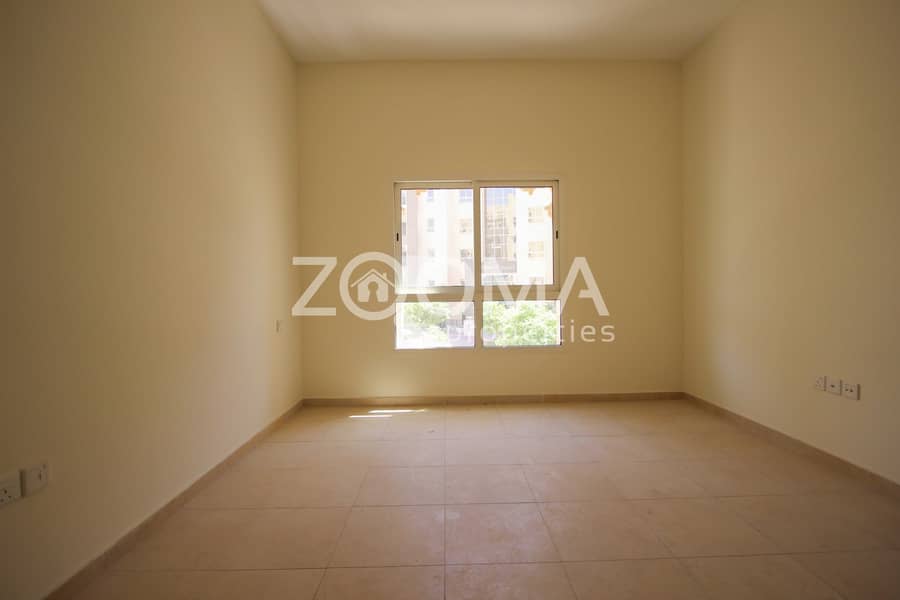 11 Hot Deal | Spacious 2 Bed | community view