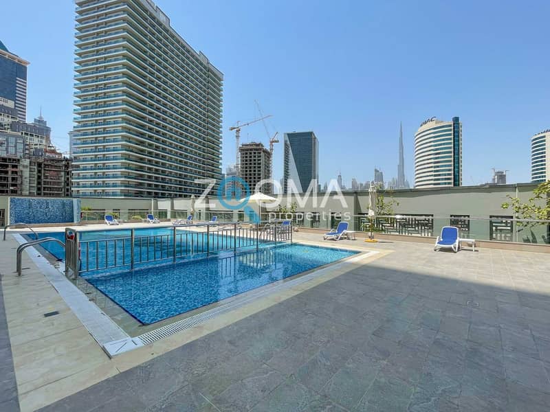 12 Bright 1 BR| Pool View | Balcony