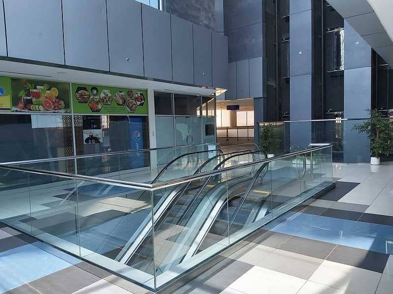6 1st floor Shop for rent  in Silicon Oasis