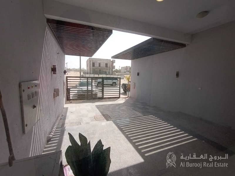 23 EXCLUSIVE LUXURY FURNISHED 3 BED + MAID TOWNHOUSE