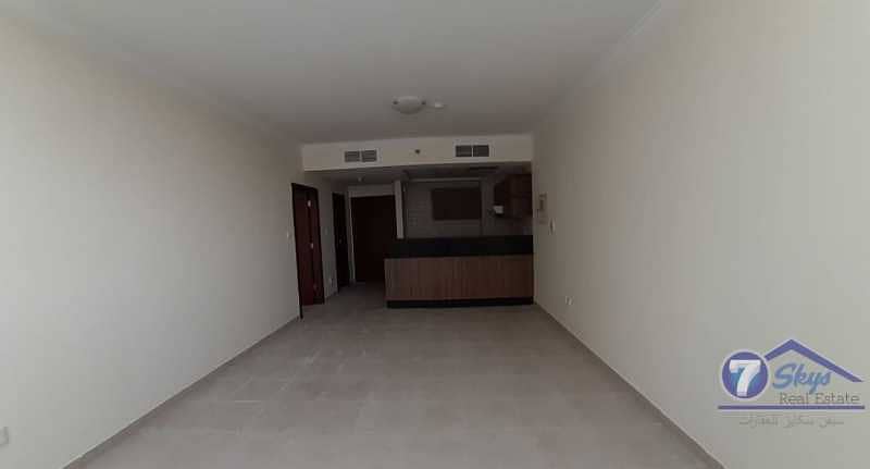 4 Low floor I Amazing 3BHK IWell-Maintained For Rent