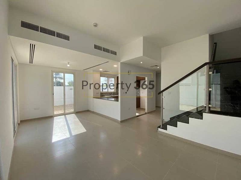 2 Epic location / 4 Bedrooms / Bright and Spacious