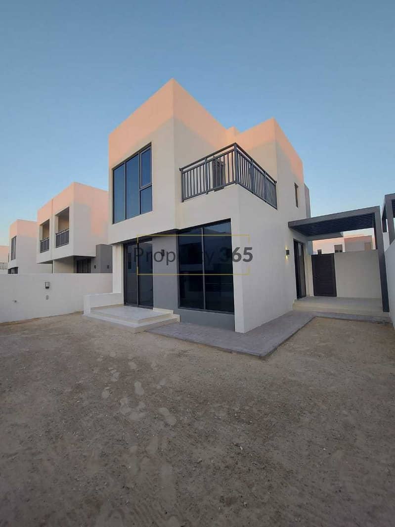 13 Next to Park and Pool / 4 Bedrooms / Large layout