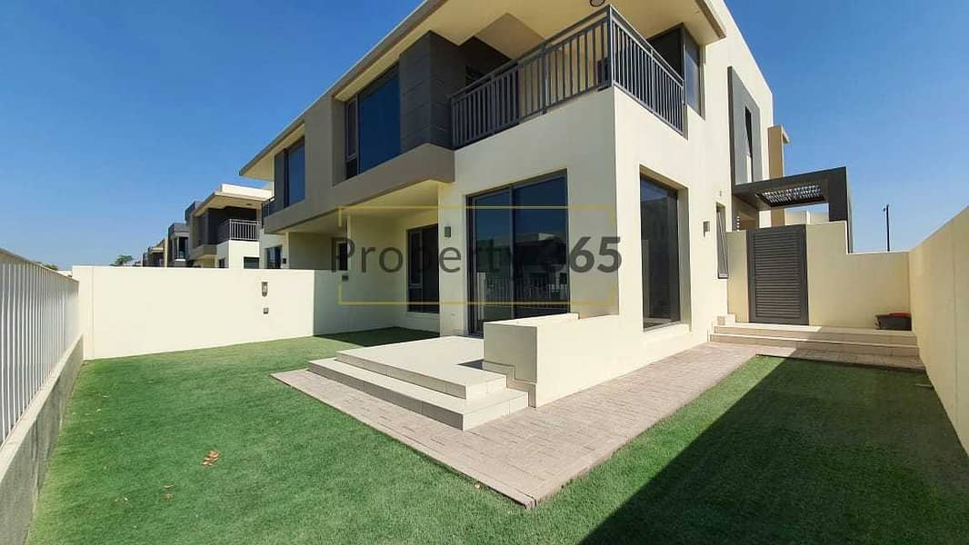 17 Stunning / 5 bedrooms plus Maid`s / Perfect Location