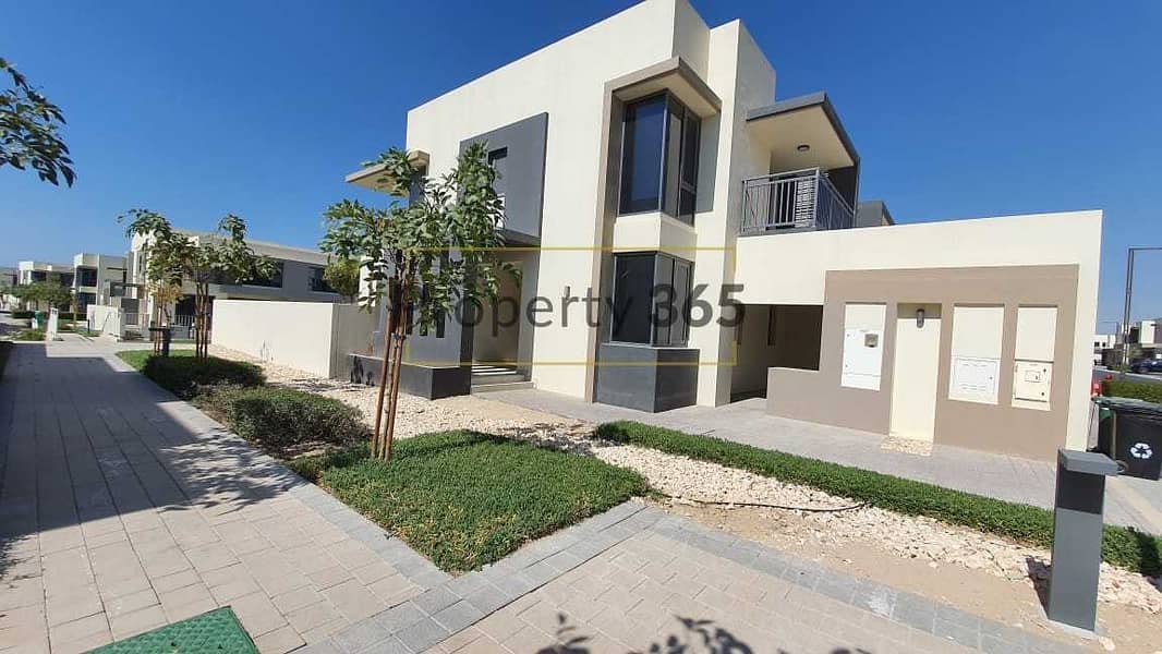 20 Stunning / 5 bedrooms plus Maid`s / Perfect Location