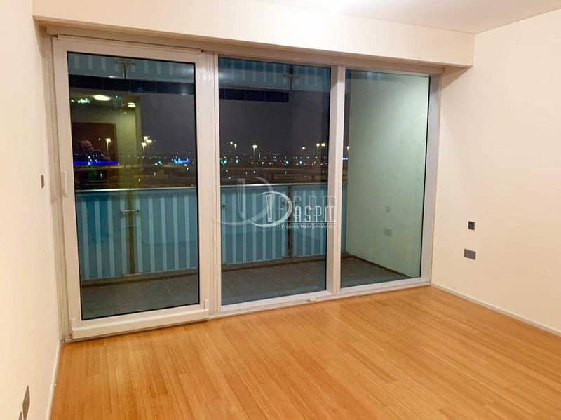 9 GREAT DEAL |  Spectacular Canal View  | Vacant  | Modern Apartment