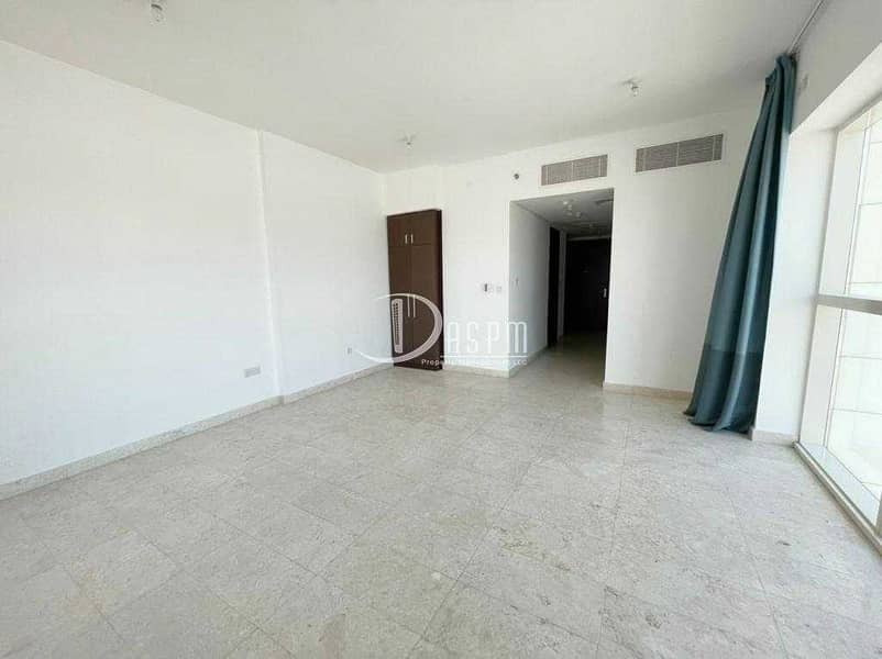 2 HOT DEAL |  High Floor |  Modern Apartment |  Excellent Condition