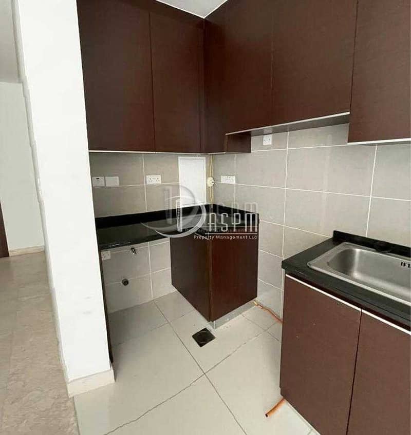 5 HOT DEAL |  High Floor |  Modern Apartment |  Excellent Condition