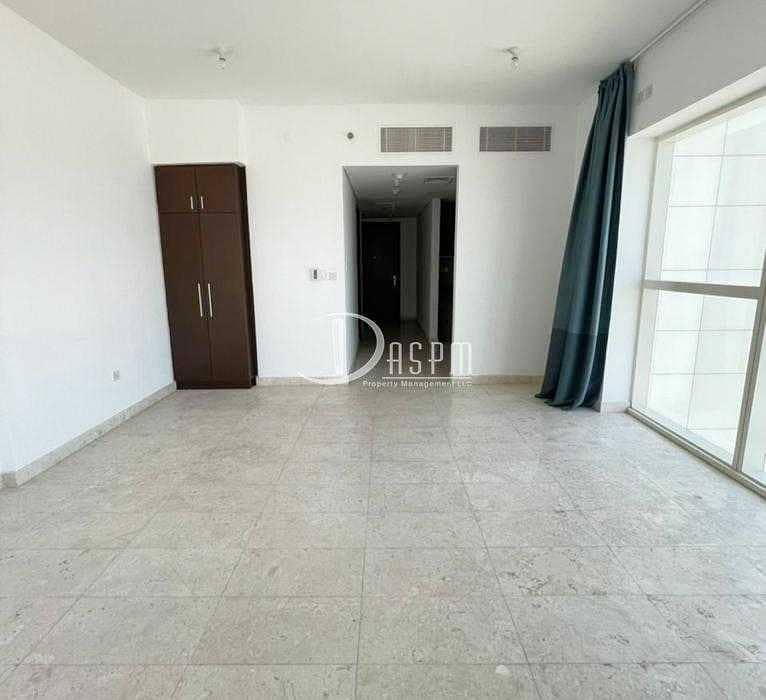 7 HOT DEAL |  High Floor |  Modern Apartment |  Excellent Condition