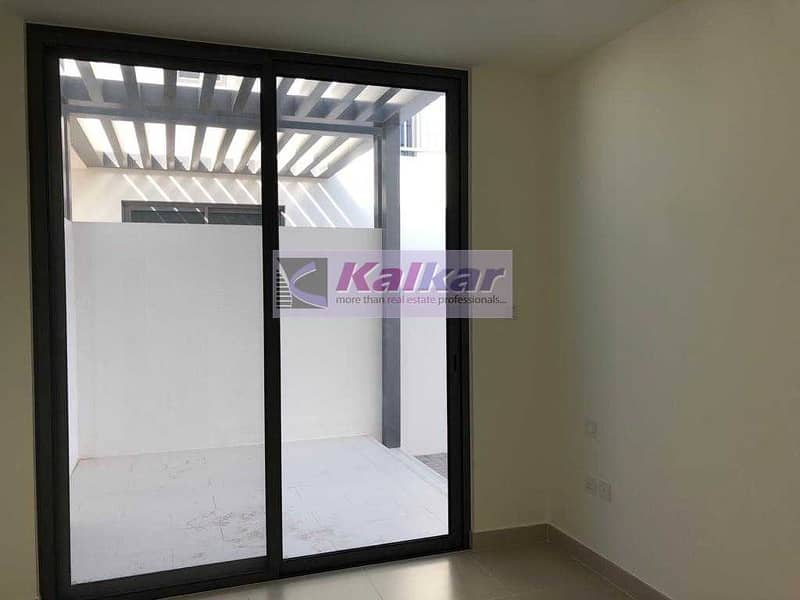 7 Type 2 End(4 Bedroom + Maid) @  Maple 3 close to park and pool single row  for SALE @ AED. 2.7 M