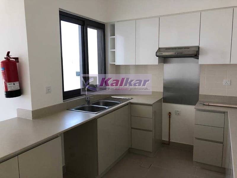 12 Type 2 End(4 Bedroom + Maid) @  Maple 3 close to park and pool single row  for SALE @ AED. 2.7 M