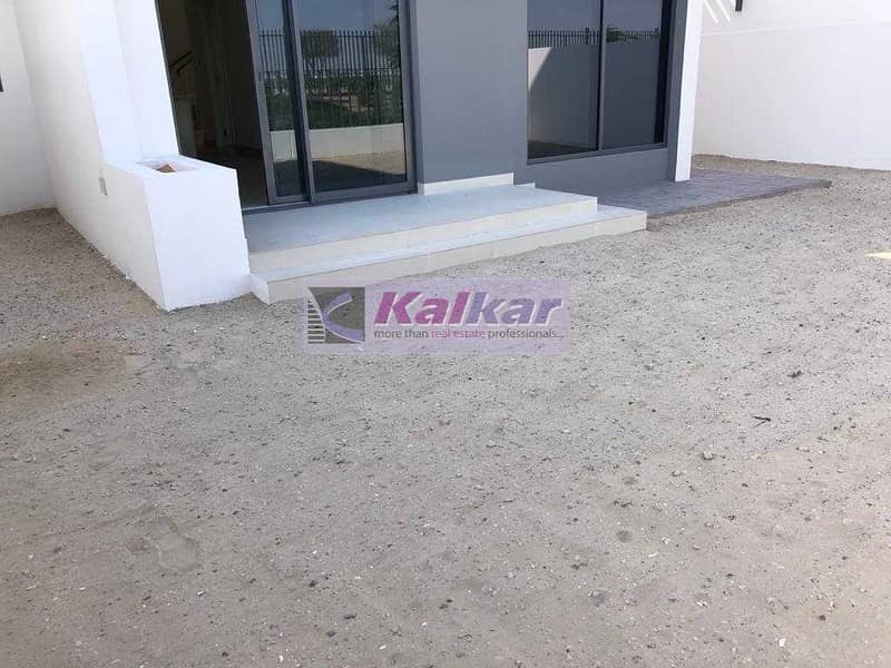 13 Type 2 End(4 Bedroom + Maid) @  Maple 3 close to park and pool single row  for SALE @ AED. 2.7 M