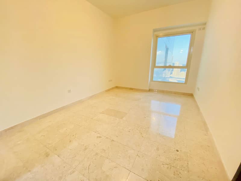 7 HOT OFFER. . ! 3BR WITH BALCONY IN MARINA SQUARE