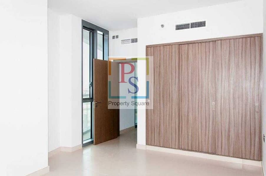 4 Hot deal 1 BR Apt at Lowest Price in Shams Meera.