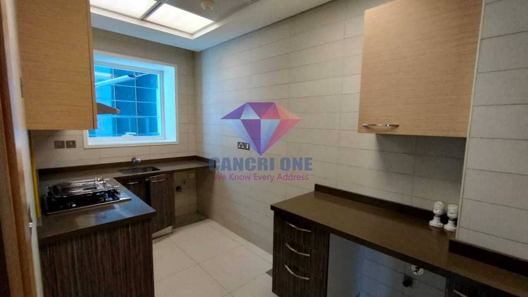 18 New style close kitchen with sea view with facilities