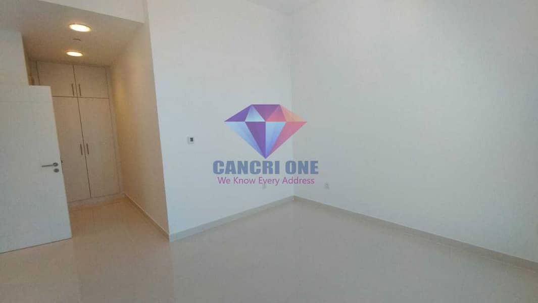 4 Huge 1BHK in the Hart of town with Facilities and Parking
