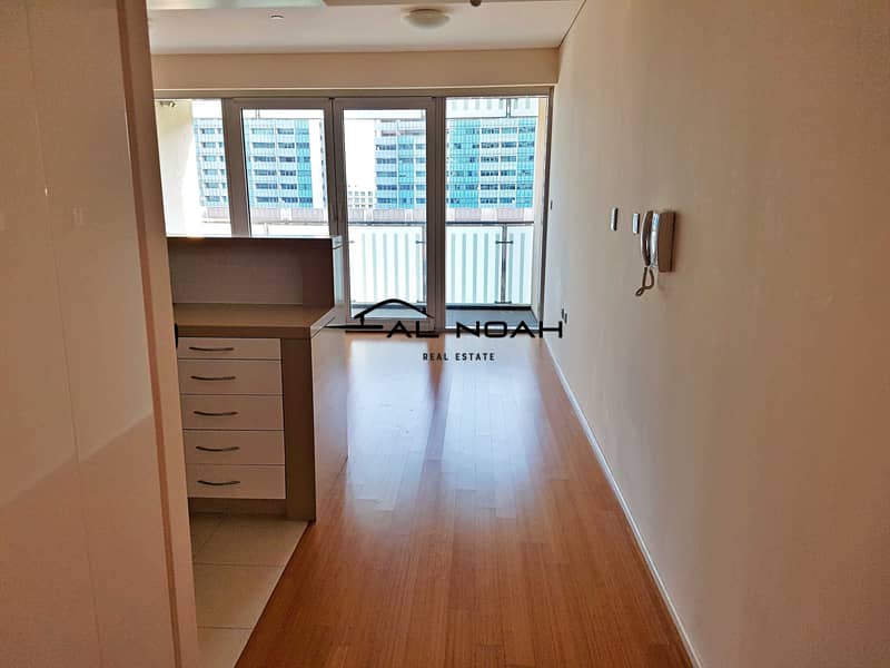 7 Ready to move in! Spacious 1 BR w/ Partial Canal View!