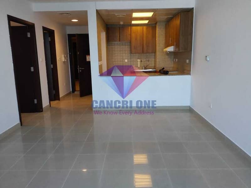 0% Commission FREE MOVING 6 Payments High Floor in Heart of Town
