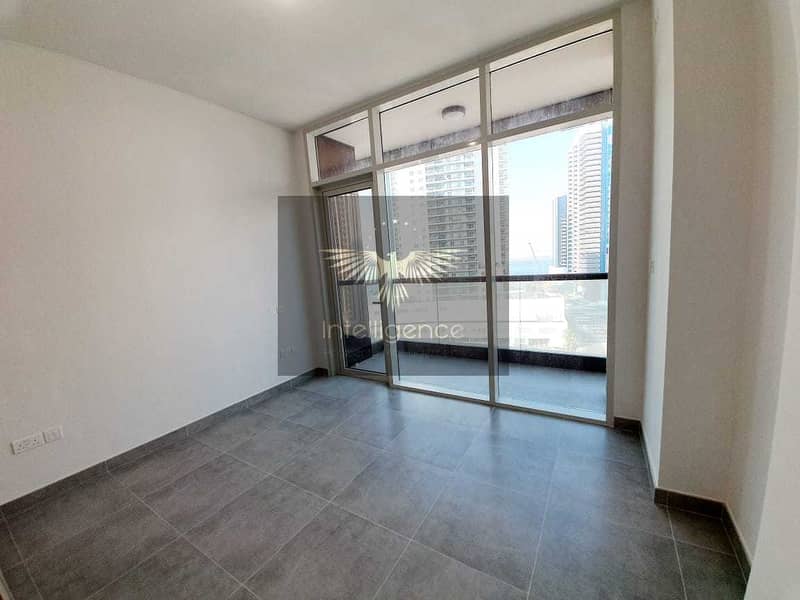 22 Brand New Apartment! Central District Location!