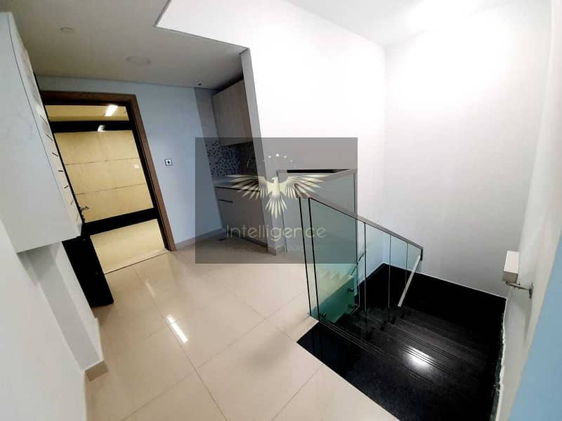 7 Luxurious Modern Duplex Unit w/ Maid`s Room!