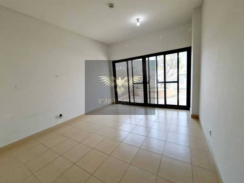 6 Captivating Sea View! Ideal Unit with Maid's Room!