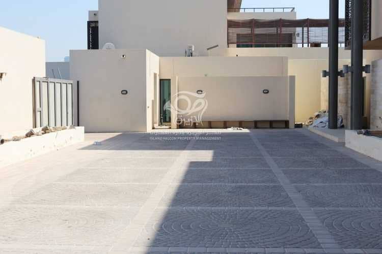 7 Luxurious Villa in Al Qurm | Perfectly Splendid Property |