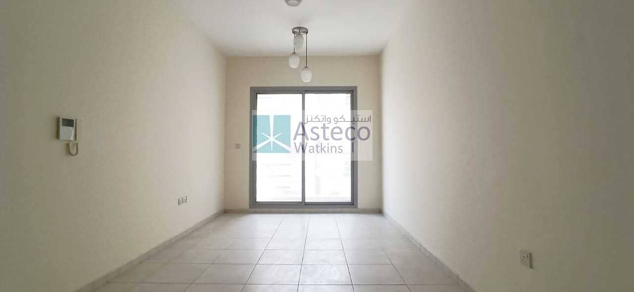 Spacious 1 Bedroom apartment in JVT