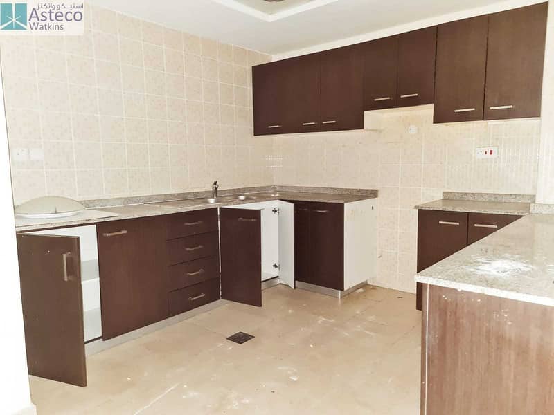 4 NICELY MAINTAINED 3BR WITH SEMI CLOSED KITCHEN IN  AVAILABLE FOR IMMEDIATE RENT