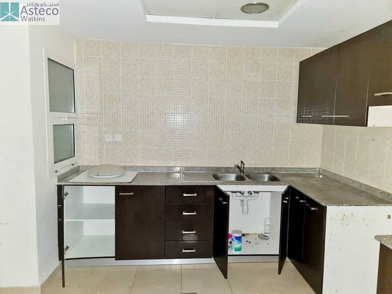 7 NICELY MAINTAINED 3BR WITH SEMI CLOSED KITCHEN IN  AVAILABLE FOR IMMEDIATE RENT
