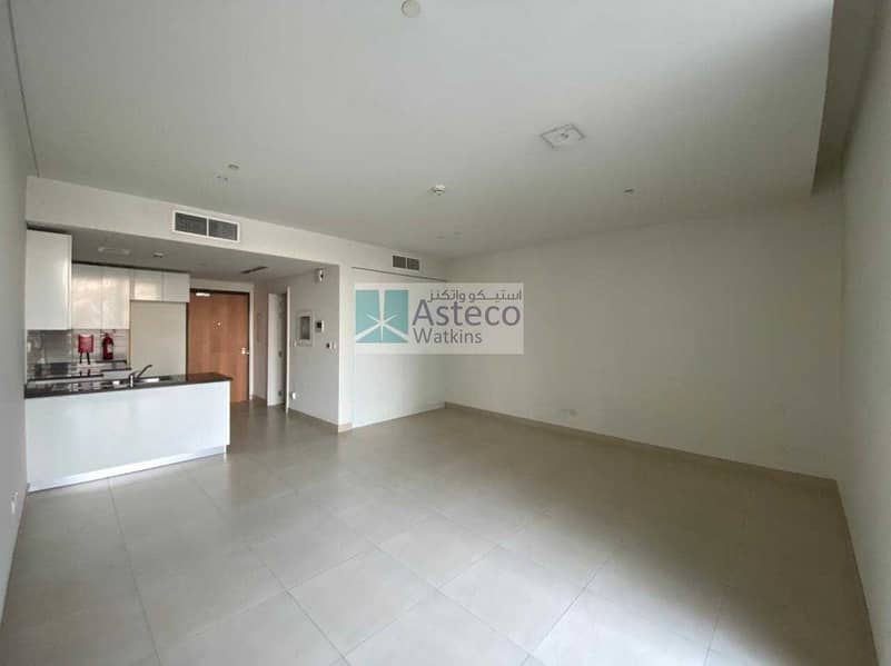 4 Next to Burjuman Mall well maintained apartment