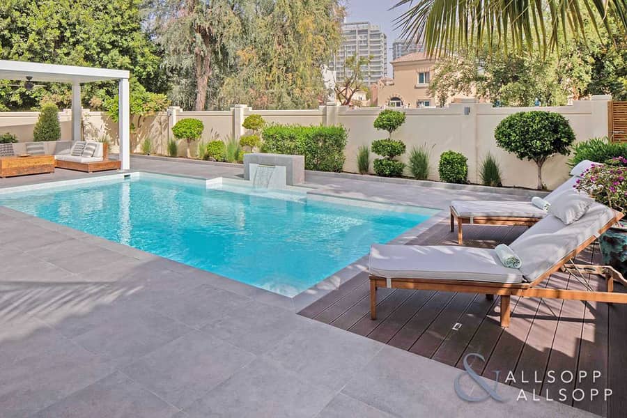 23 Stunning 5 Bed C2 | Pool | Park Backing