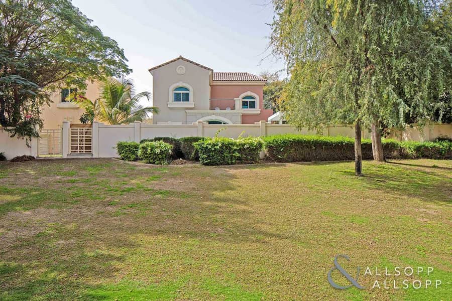 25 Stunning 5 Bed C2 | Pool | Park Backing